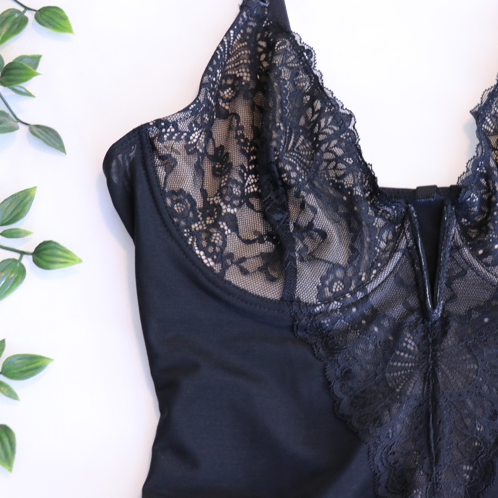 Popilush Shapewear Lace Deep V-Neck Sculpting Thong Bodysuit NWOT Large